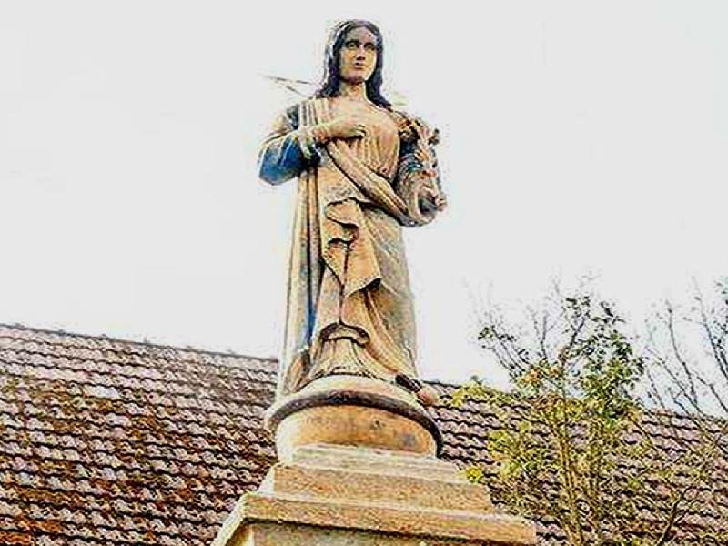 socha Neposkvrněného Početí Panny Marie