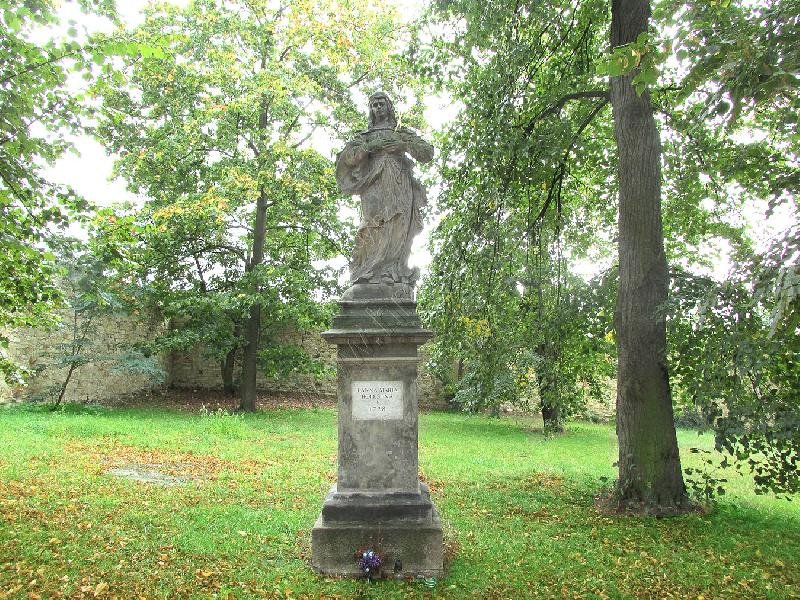 socha Panny Marie Bolestné