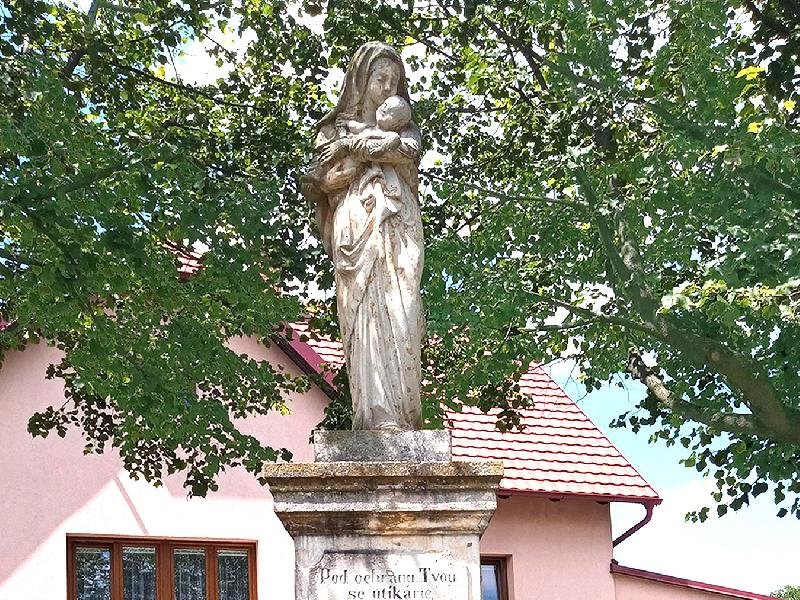 socha Panny Marie Immaculaty