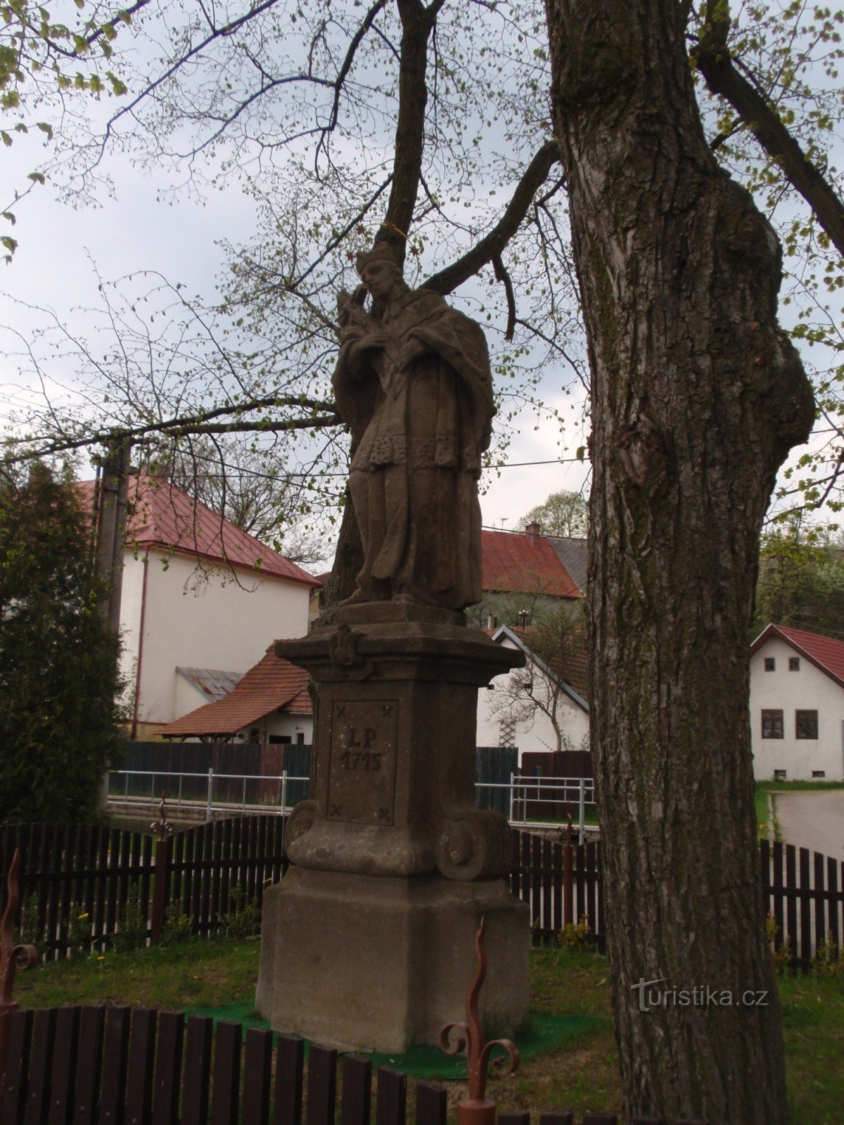 Socha sv. Jana Nepomuckého v Netíně