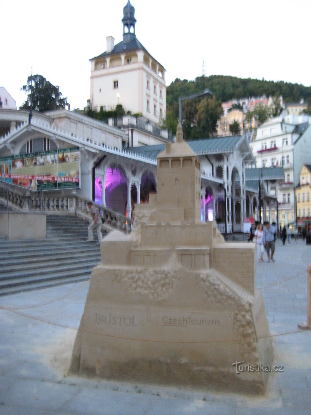 Socha z písku: Zámecká věž v Karlovy Vary