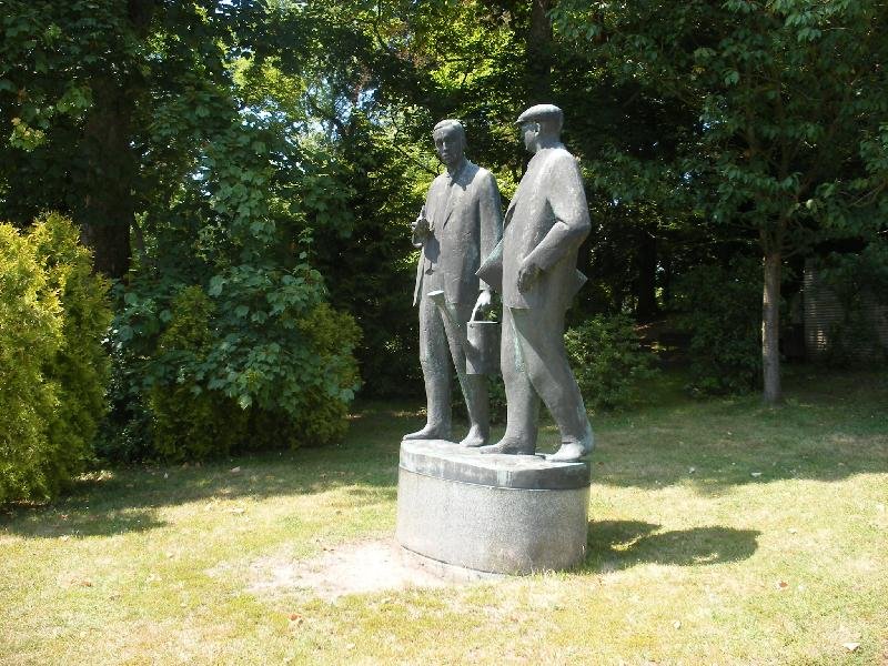 sousoší bratří Čapků