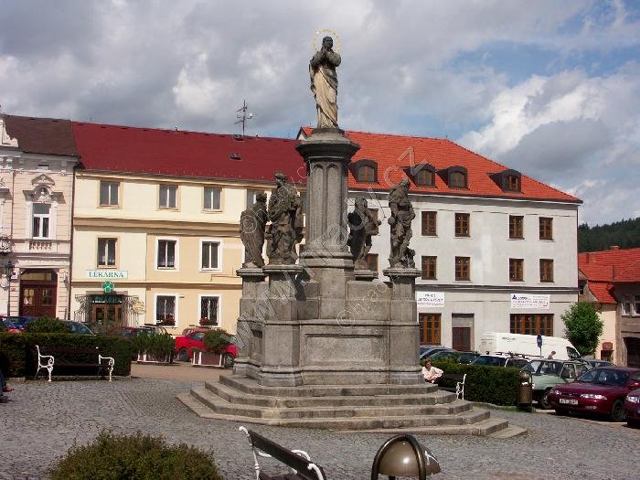 sousoší Panny Marie