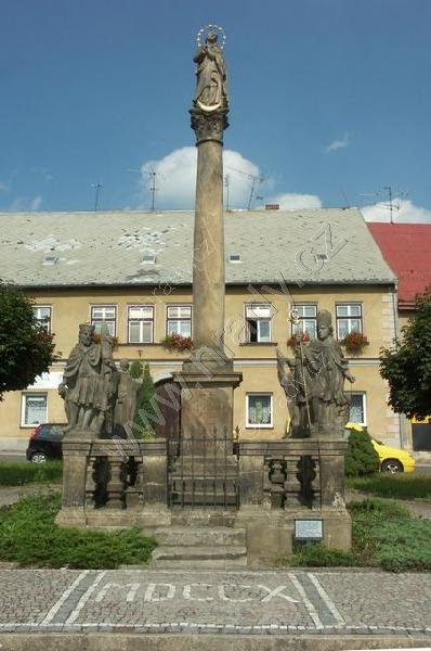 sousoší Panny Marie