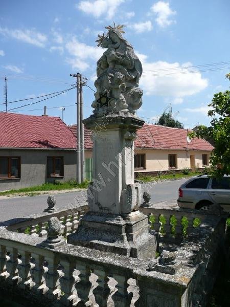 sousoší Panny Marie Pomocné