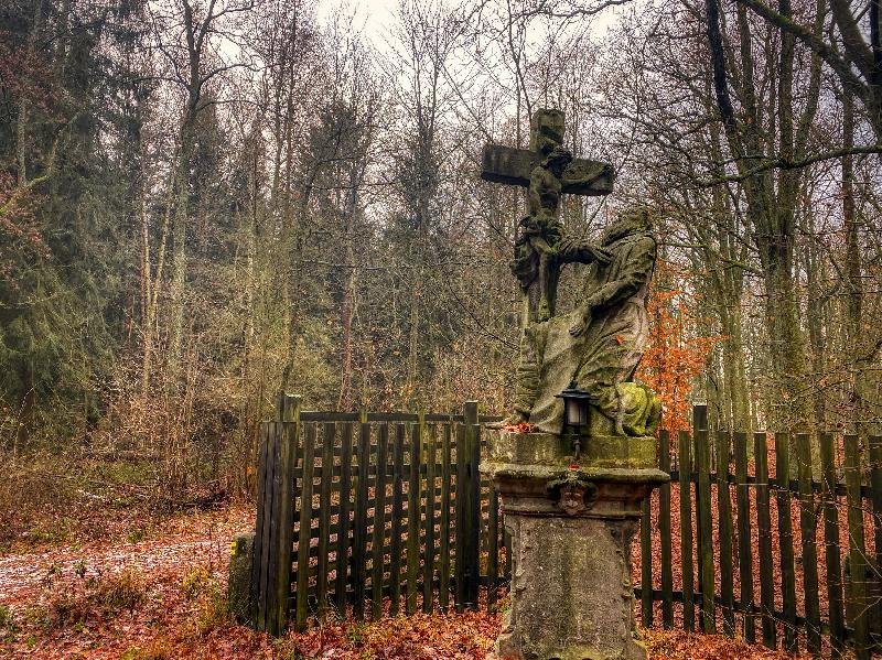 sousoší sv. Peregrina Laziosi