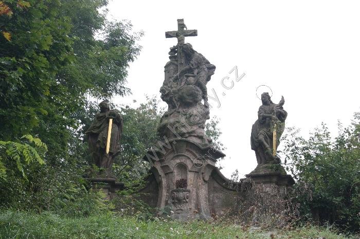 sousoší Víry se sv. Janem a Pavlem