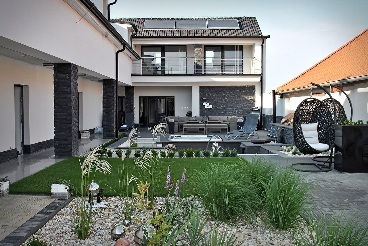Starhouse Residence