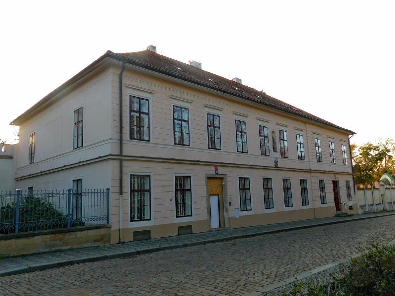 Starší kanovnické rezidence