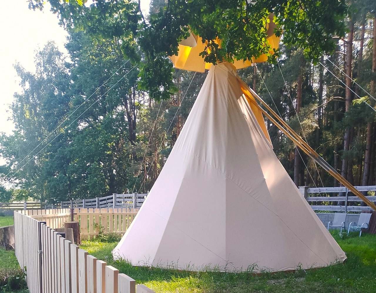 Teepee Bílá laň