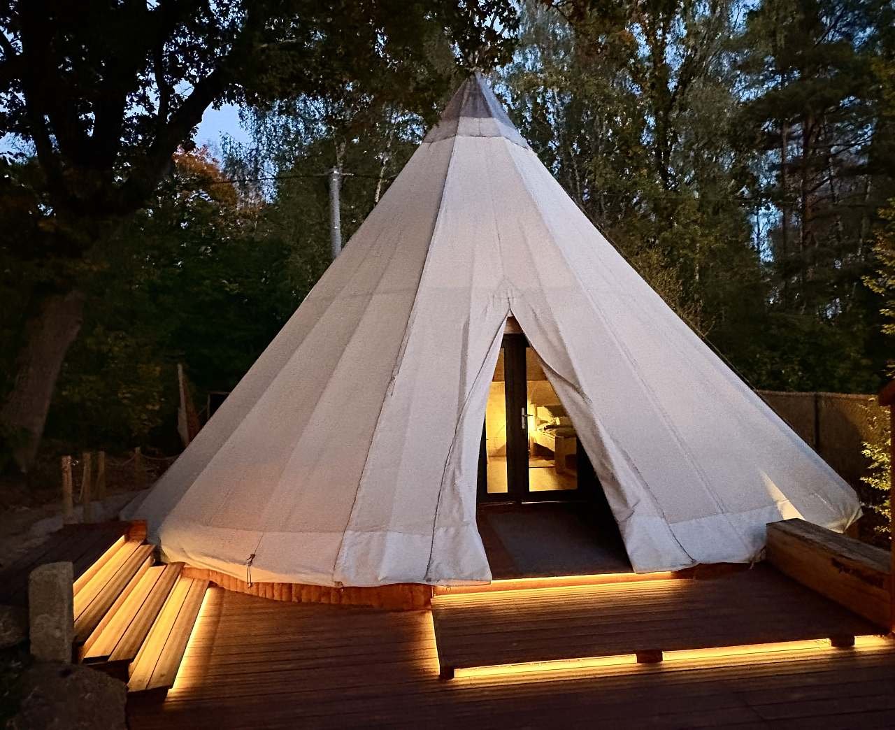 Teepee Mostiště s vlastním wellness