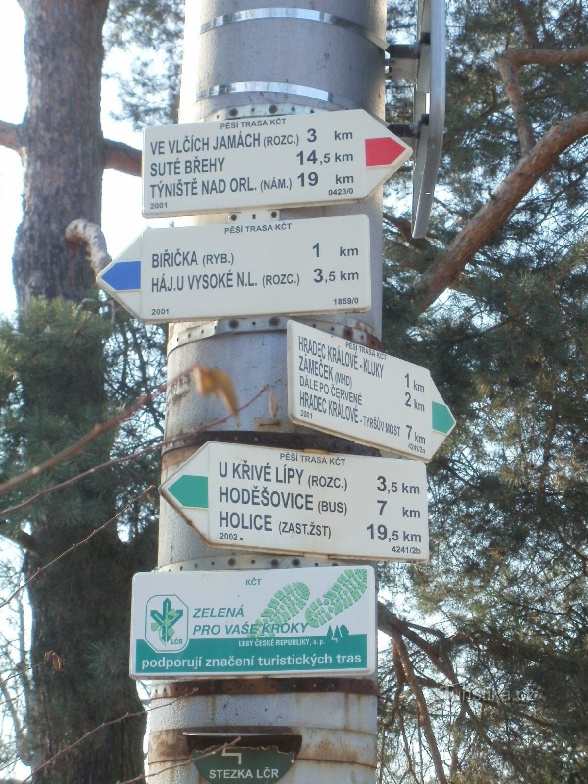 turistické rozcestí Nový HK - Svatováclavské náměstí