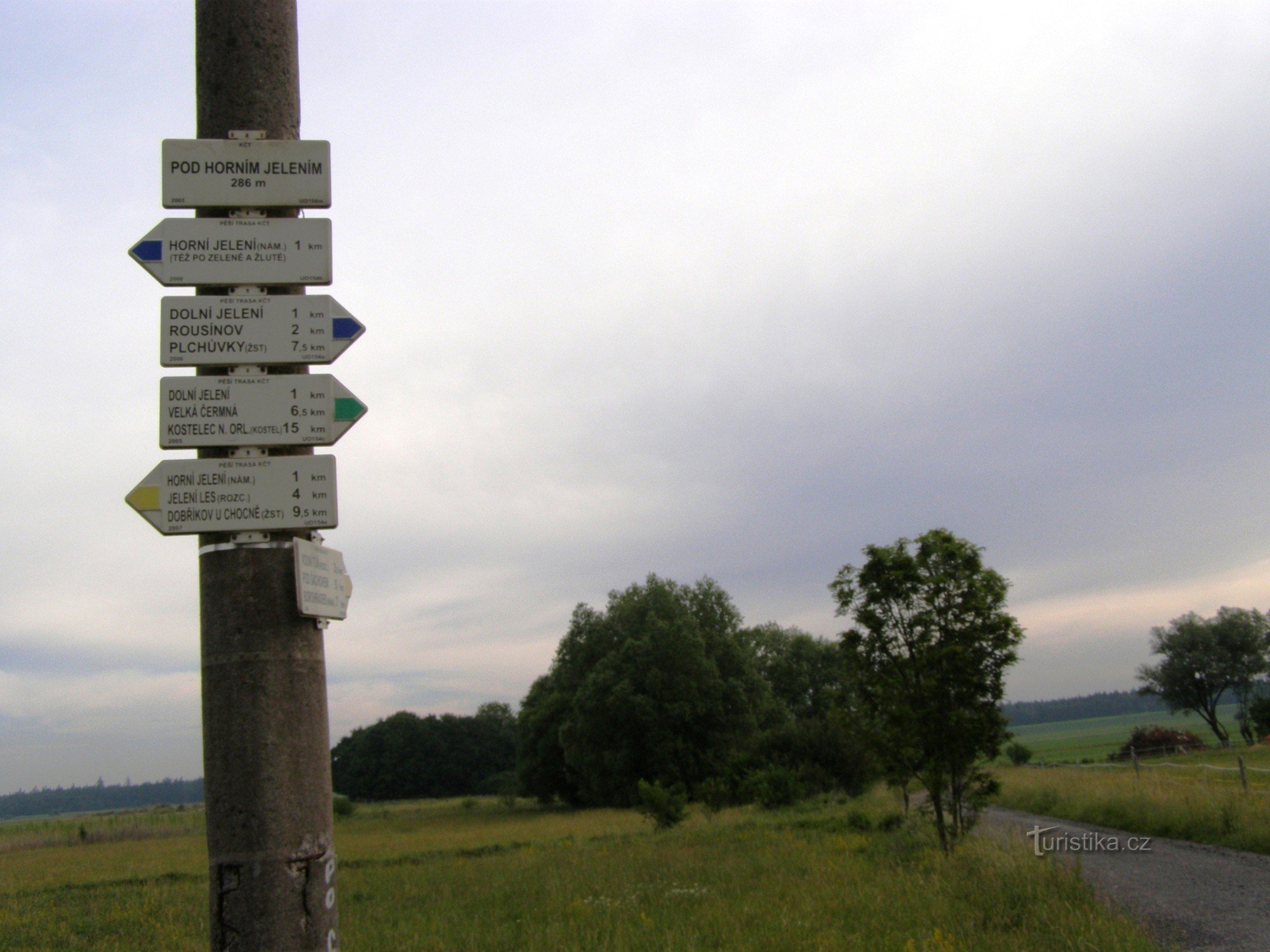 turistické rozcestí Pod Horním Jelením