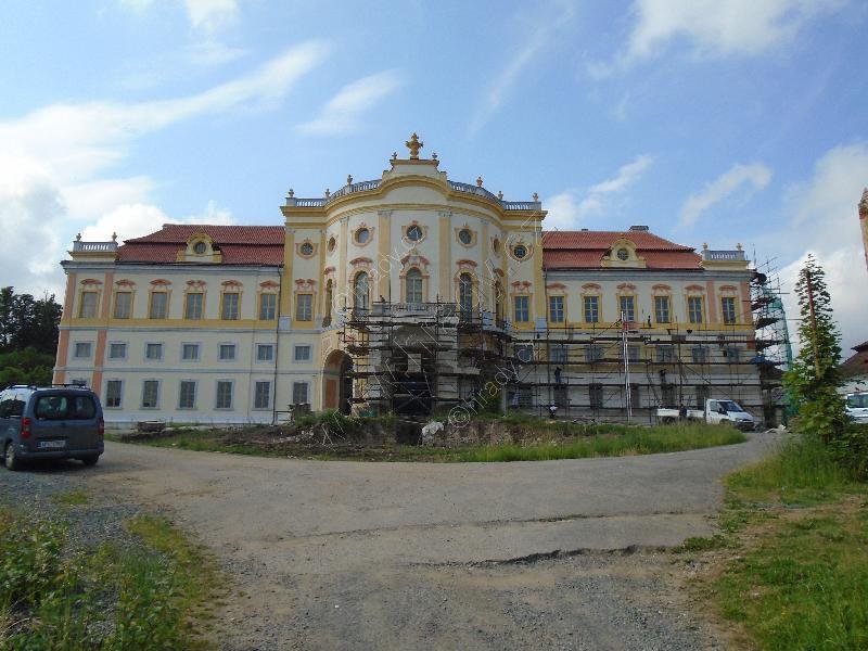 Týnec