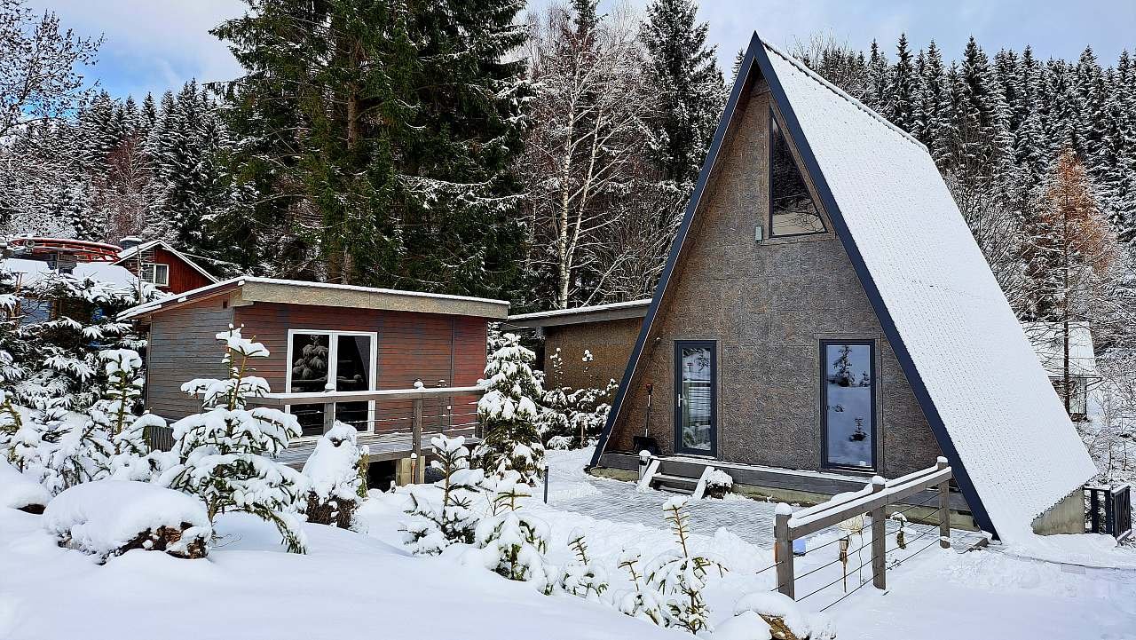 UBYTOVÁNÍ POD TŘEMI KAMENY - ZIMA