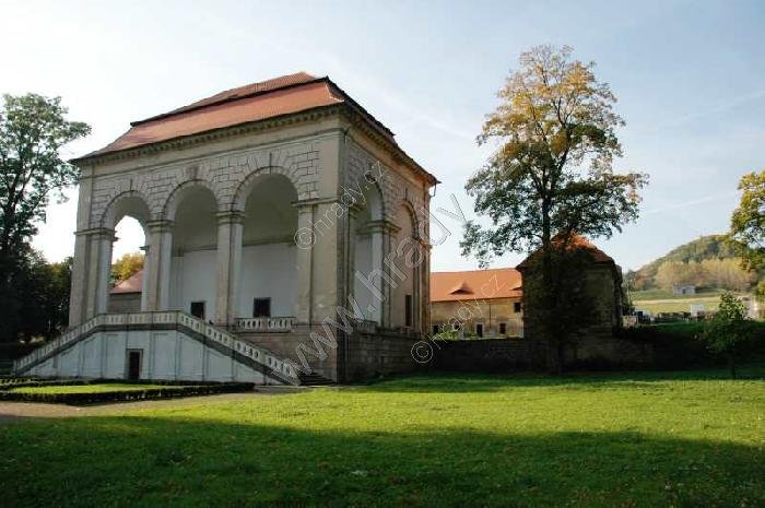 Valdštejnská lodžie