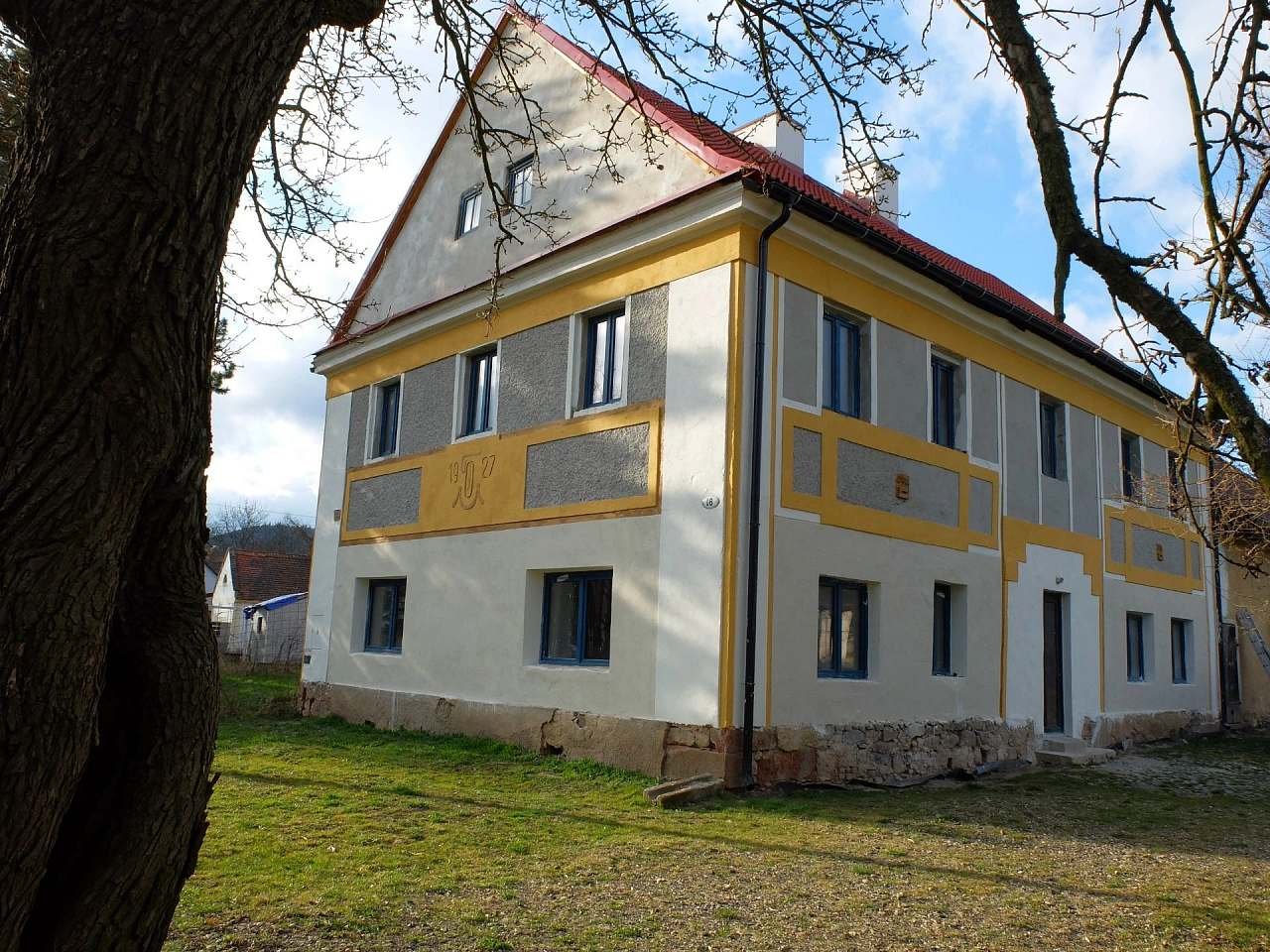 Villa Organica - Bass in the Gallery