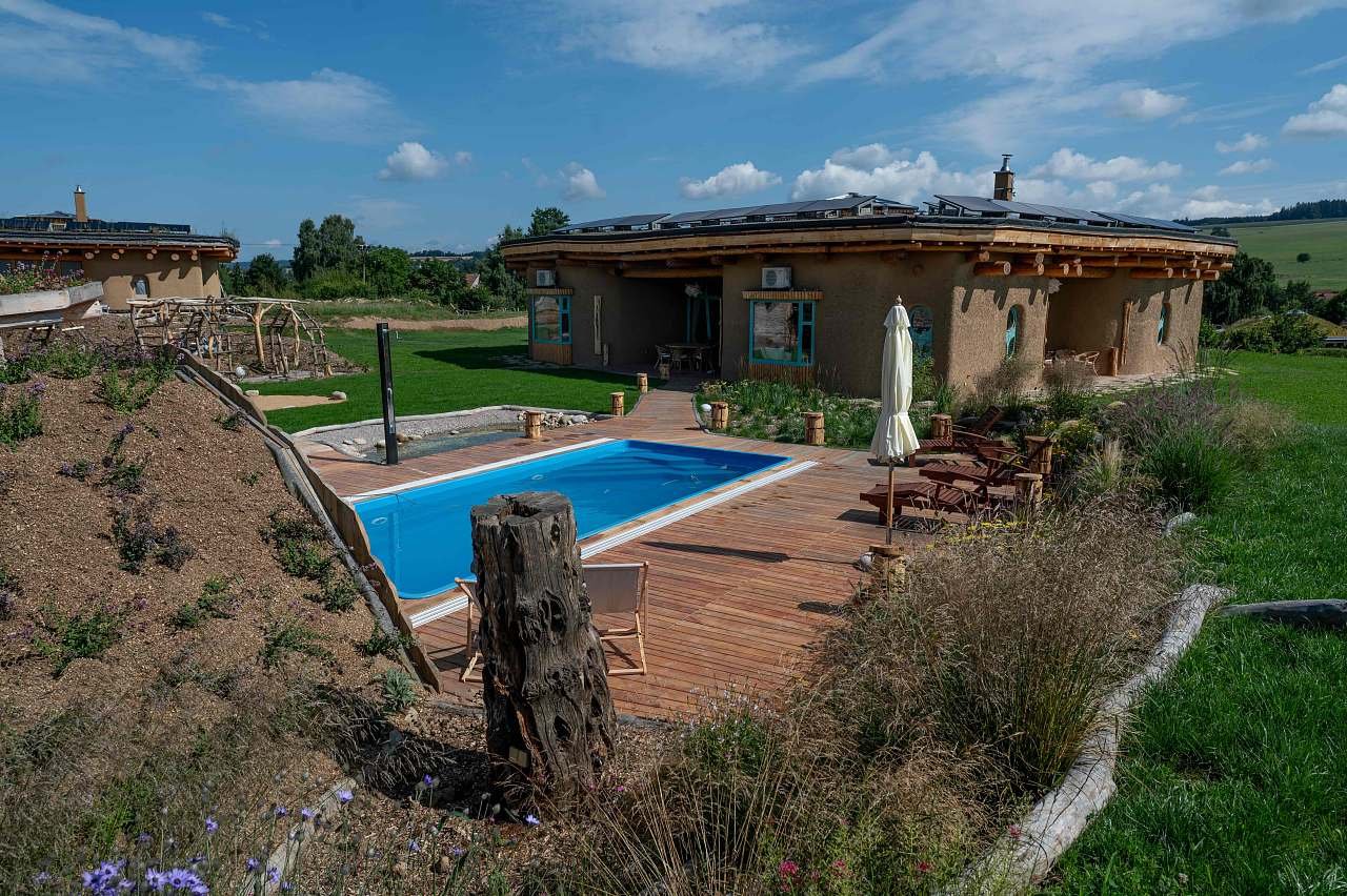 Vílla - pohled ze zahrady