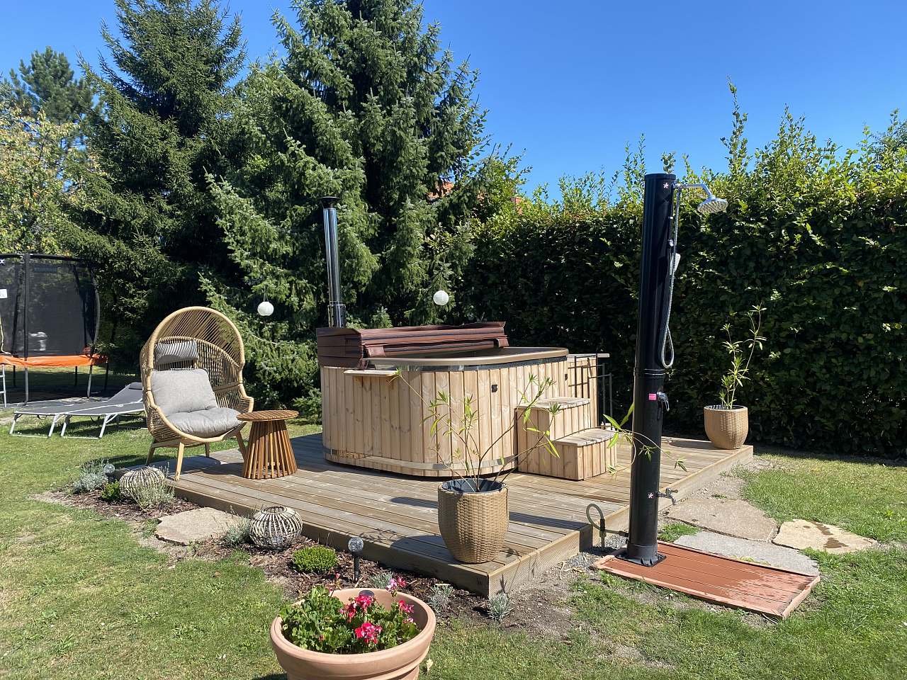 Vířiví bazén se slanou vodou, ohřevem a filtrací