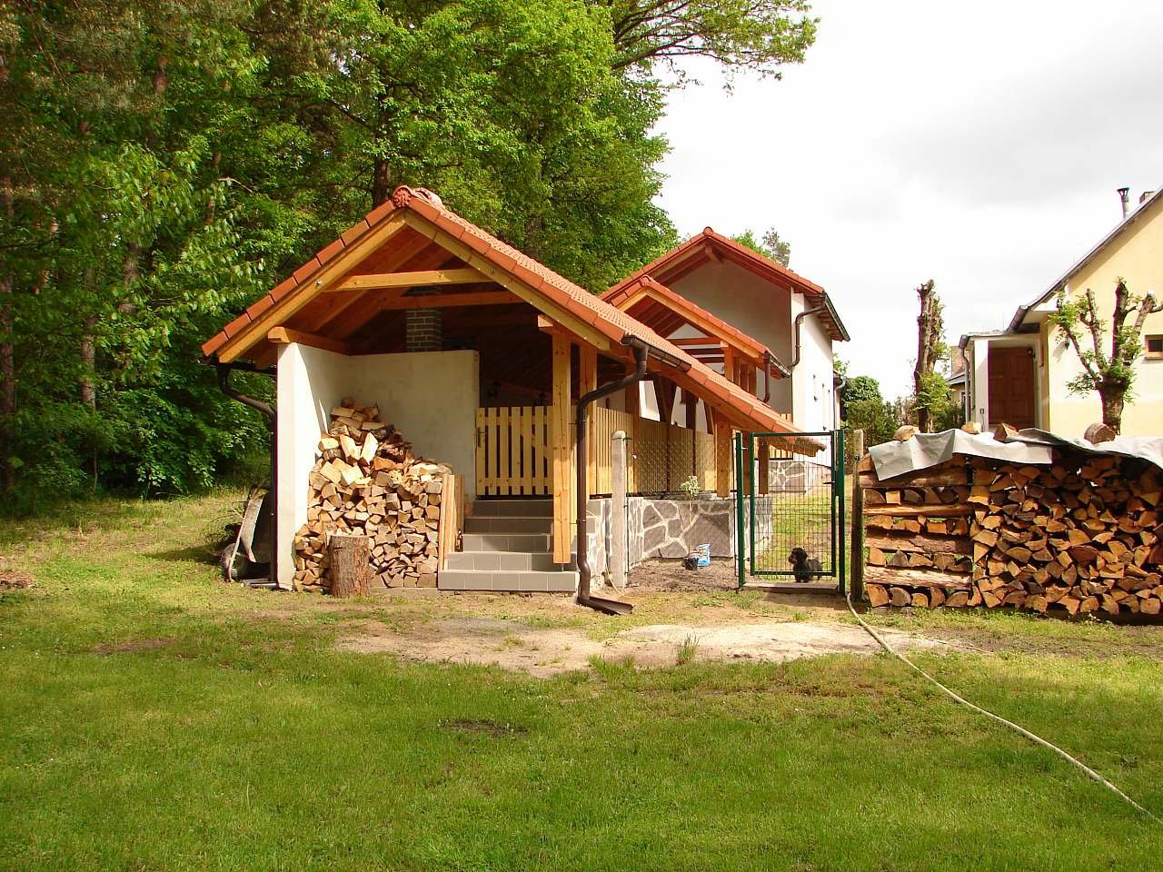 Vstup do apartmánu a okolí