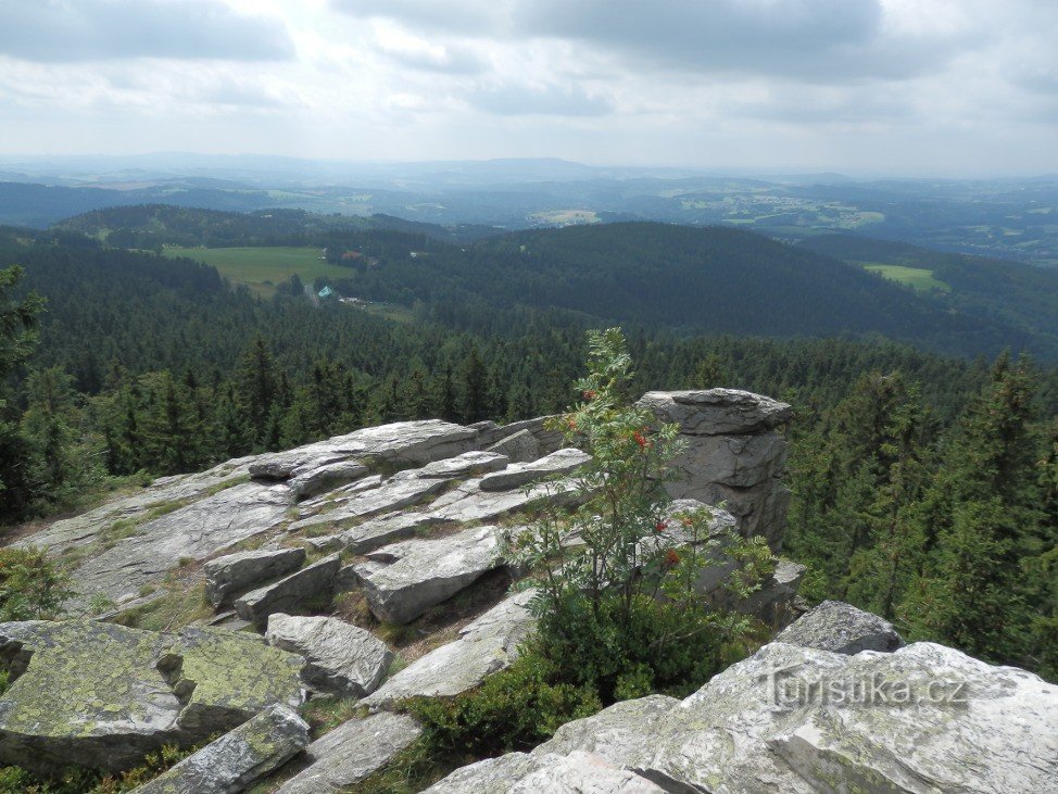 Výhled z Bílé skály jihozápadním směrem