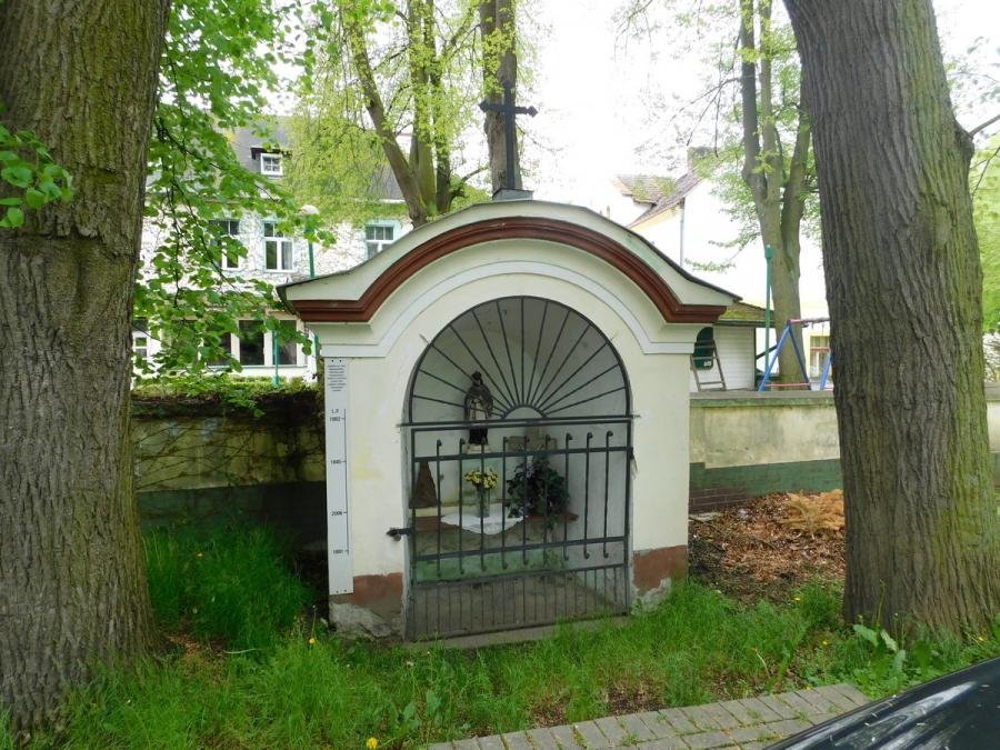 výklenková kaple sv. Jana Nepomuckého