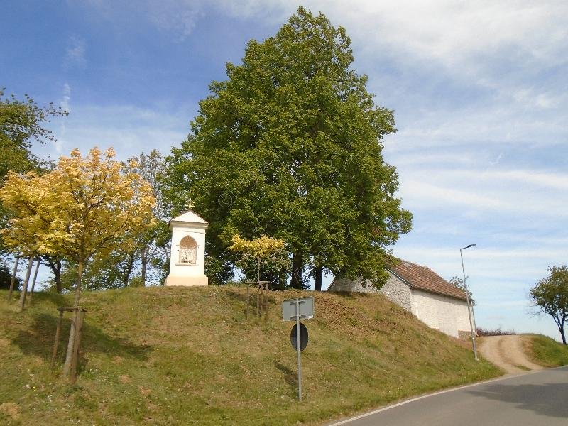 výklenková kaple sv. Jana Nepomuckého