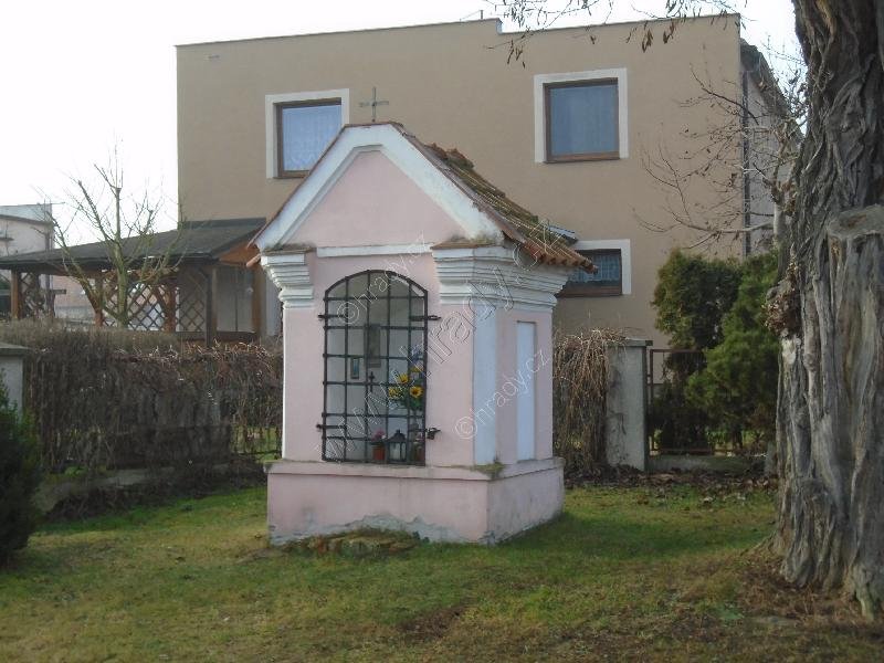 výklenková kaplička sv. Jana Nepomuckého