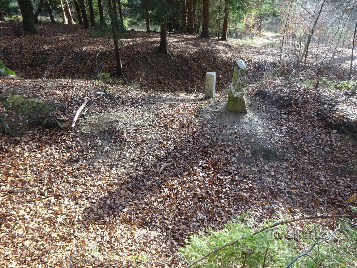 Wappenstein nebo Juliusstein, rok 1544, český lev a zkřížené meče