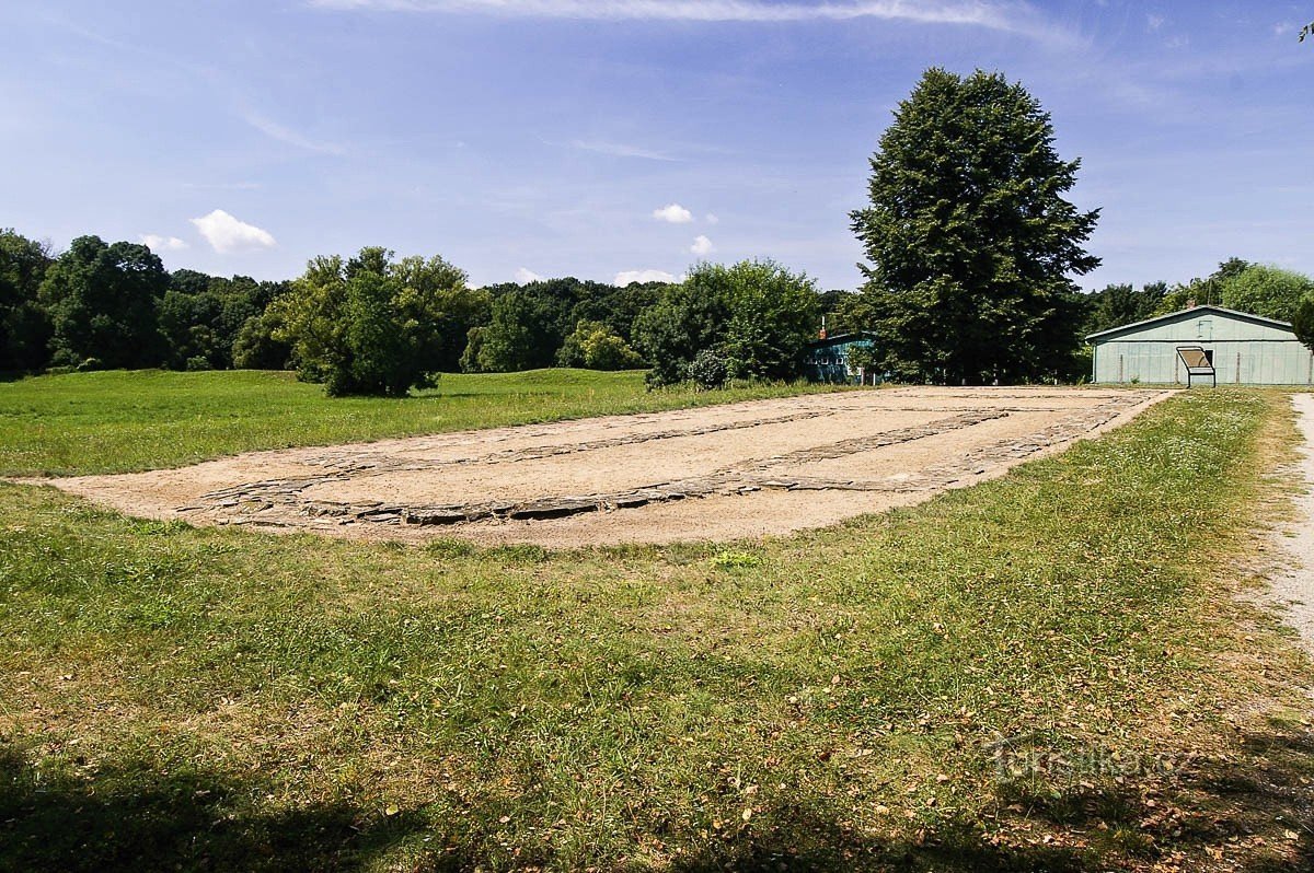 Základy baziliky stav v r. 2005