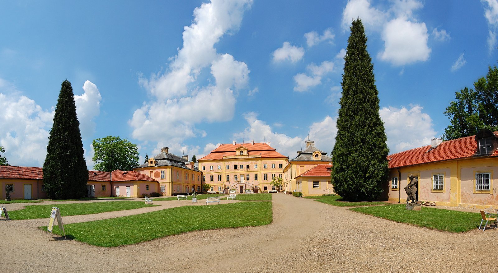 Zámek Krásný Dvůr