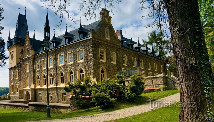 Zámek Zruč nad Sázavou