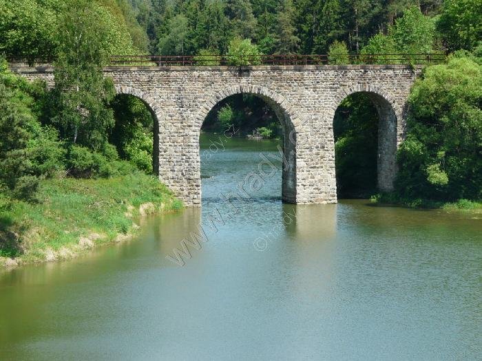 železniční most