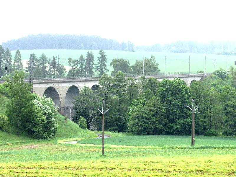železniční viadukt