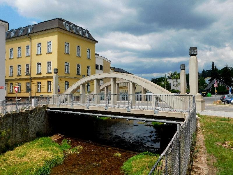 železobetonový most