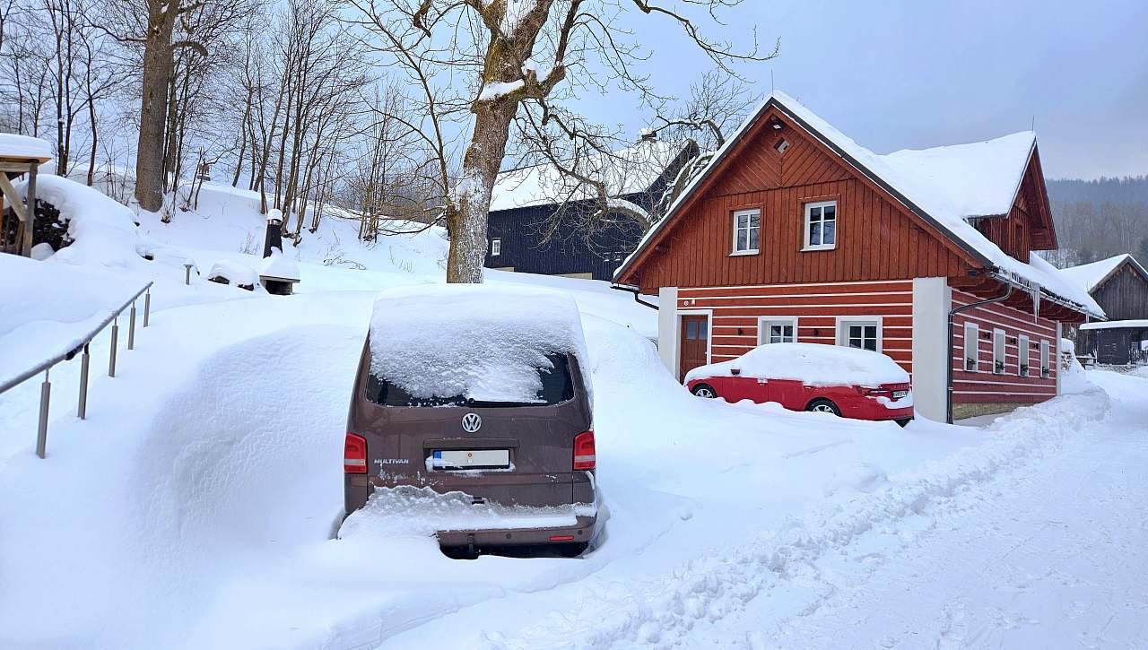 Zima s parkovištěm