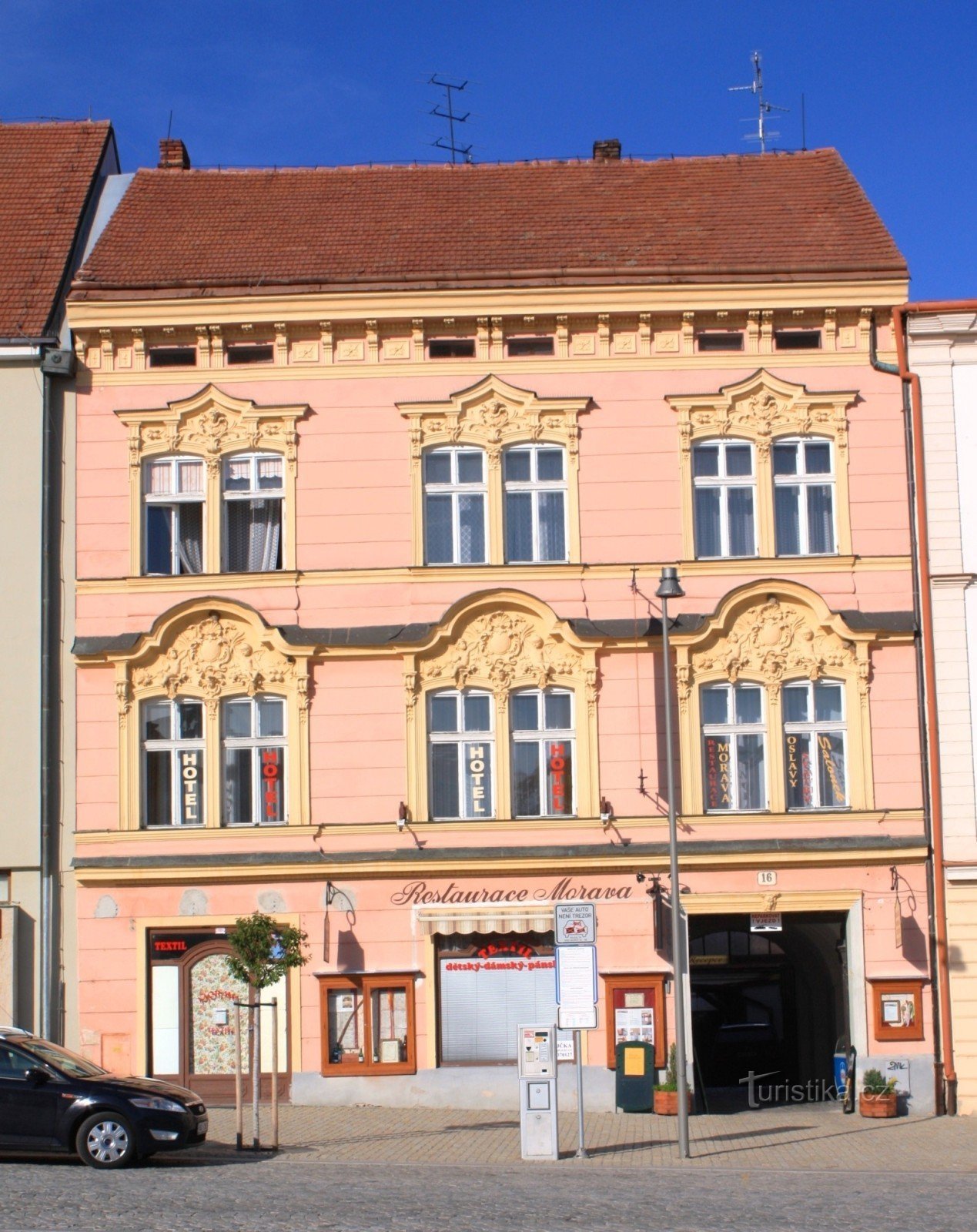 Znojmo - Horní náměstí 16