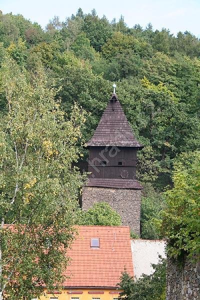 zvonice u kostela Nanebevzetí Panny Marie