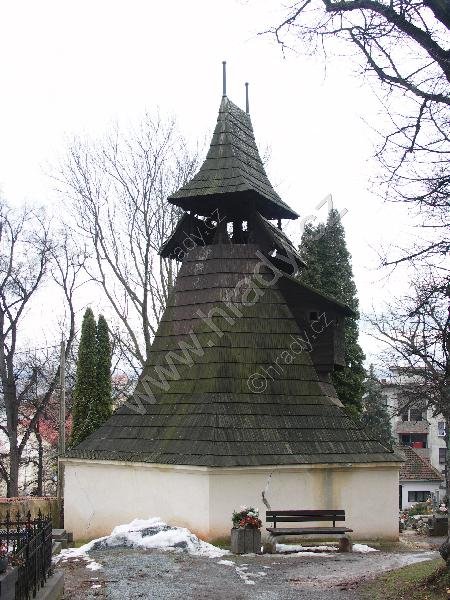 zvonice u kostela Nejsvětější Trojice