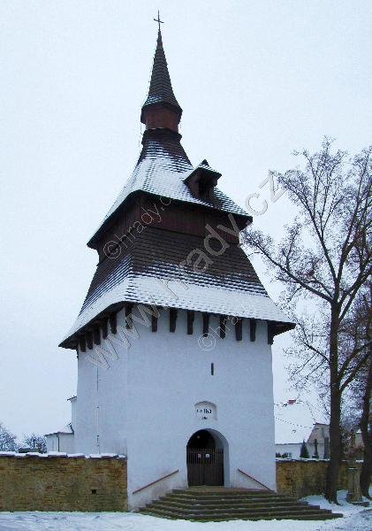 zvonice u kostela Proměnění Páně