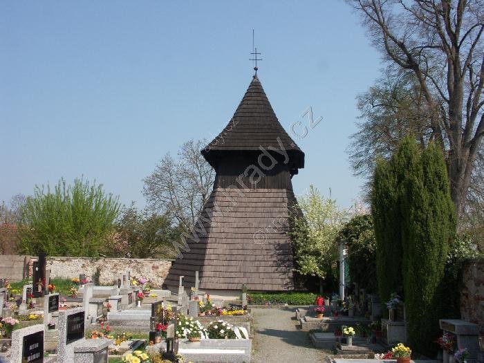 zvonice u kostela sv. Jana Křtitele
