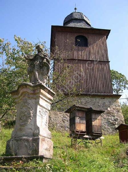 zvonice u kostela sv. Kryštofa