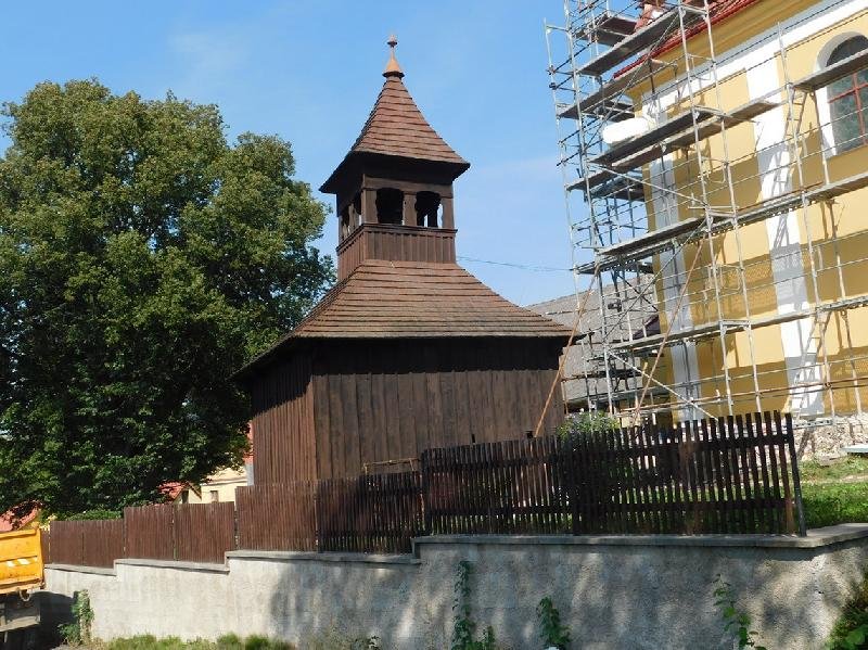 zvonice u kostela sv. Petra a Pavla